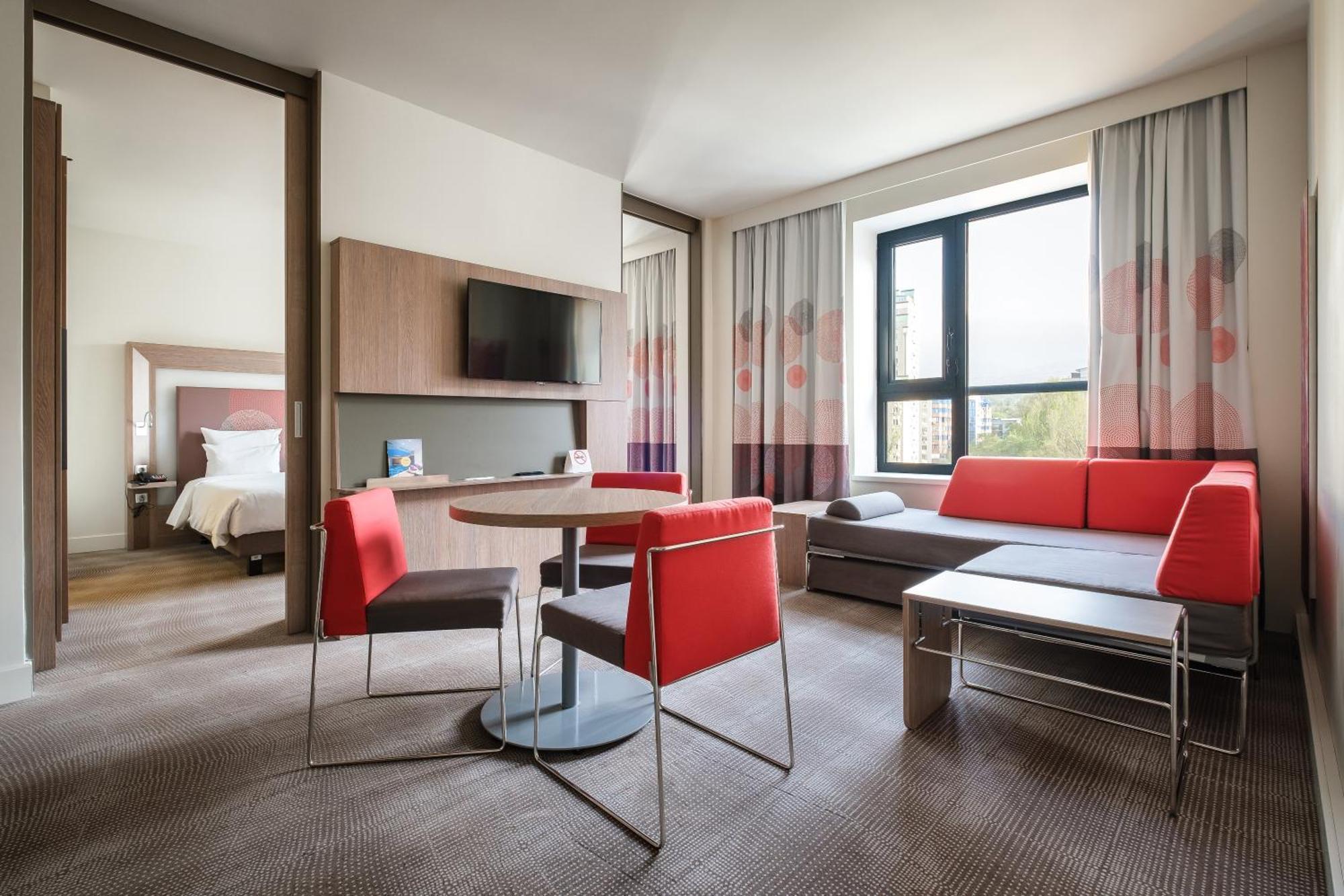 Novotel Almaty City Center Εξωτερικό φωτογραφία