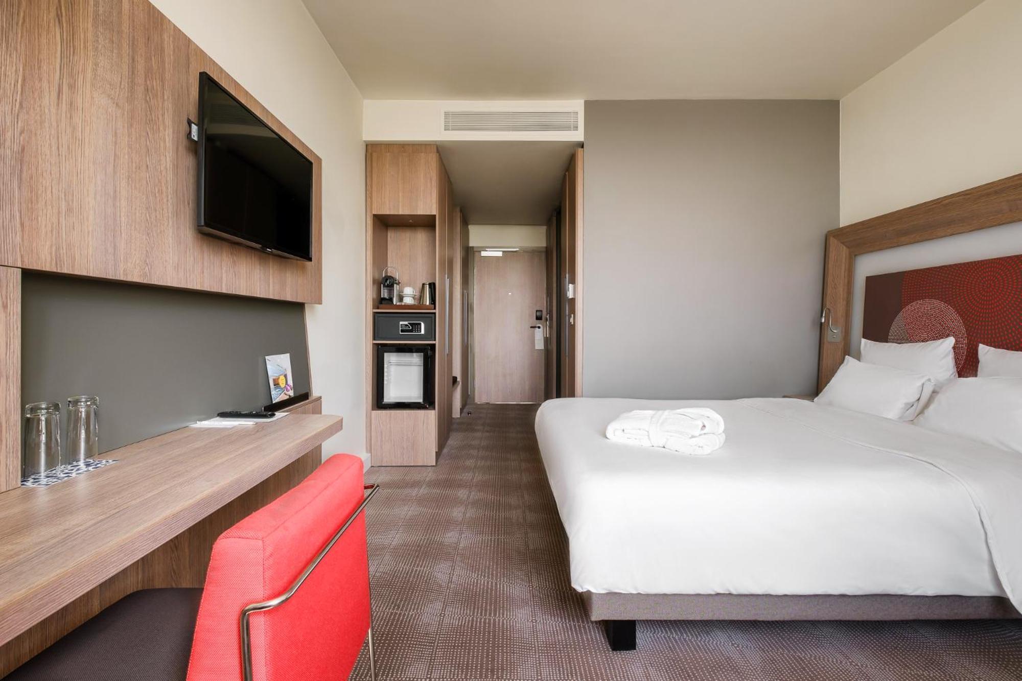 Novotel Almaty City Center Εξωτερικό φωτογραφία