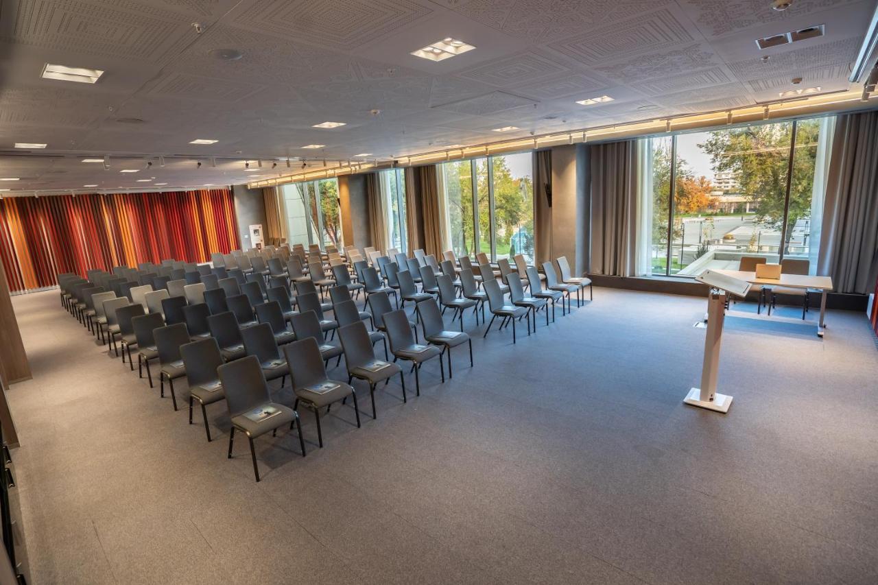 Novotel Almaty City Center Εξωτερικό φωτογραφία